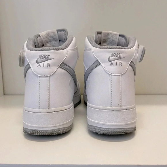 Nike Air Force 1 Mid '07 'White Wolf
Grey' Men’s Basketball Sneakers Size 12 - Picture 6 of 8